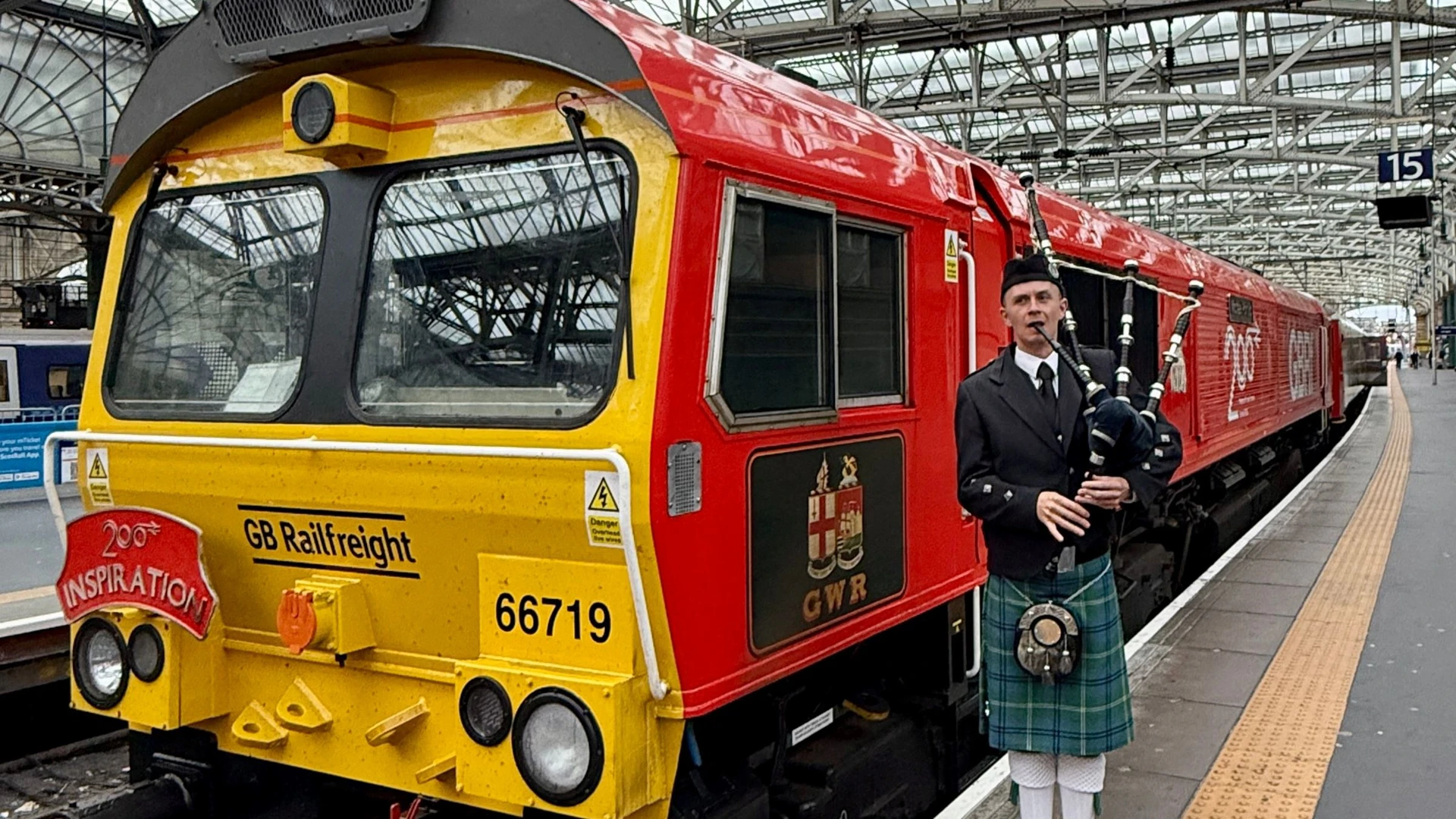 Background image - Railway 200 Inspiration Train Bagpiper Cropped