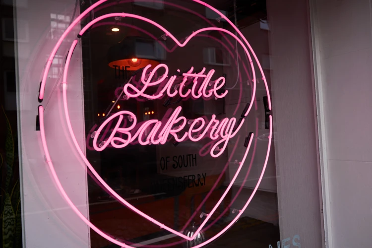Littlebakeryoutsideneonsign